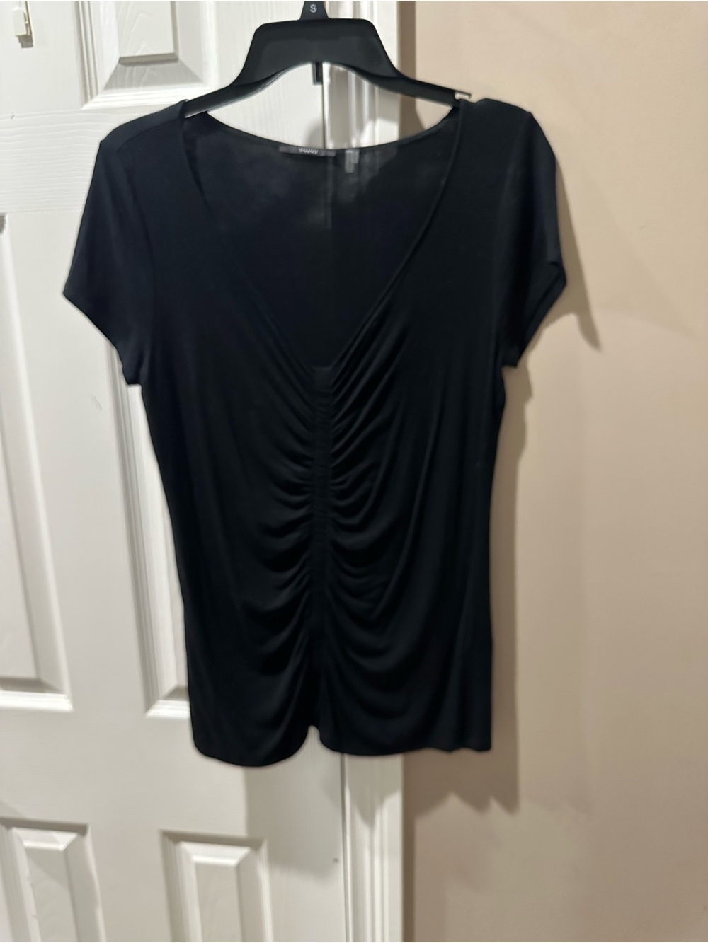 Tahari Black Ruched V-Neck Short Sleeve Top